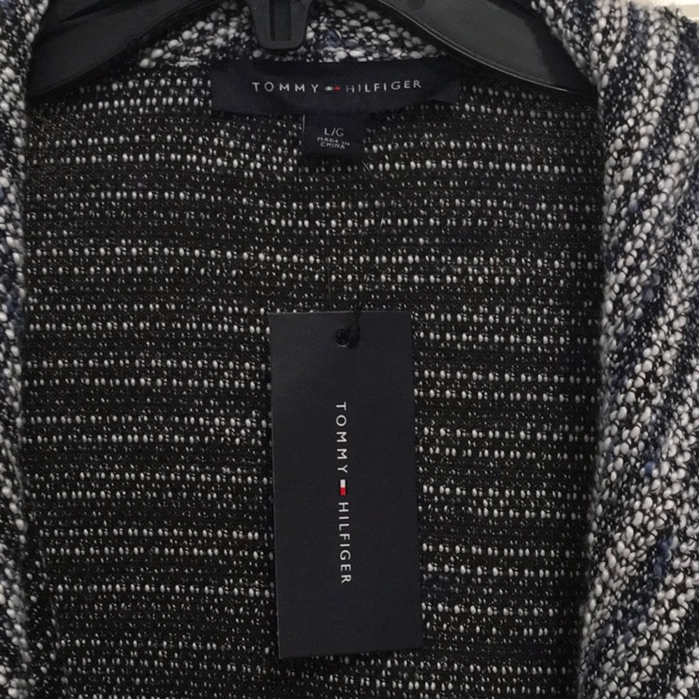 Brand new Tommy Hilfiger Sweater - Picture 2 of 3
